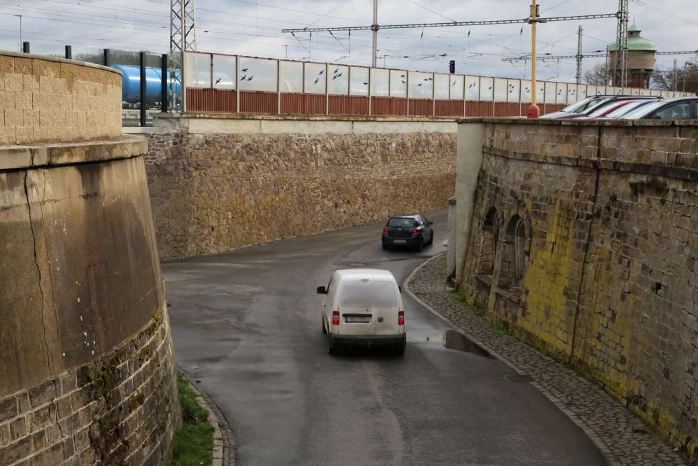  Vlaková nástupiště jsou před dokončením, firma opraví asfalt v&nbsp;Palackého ulici