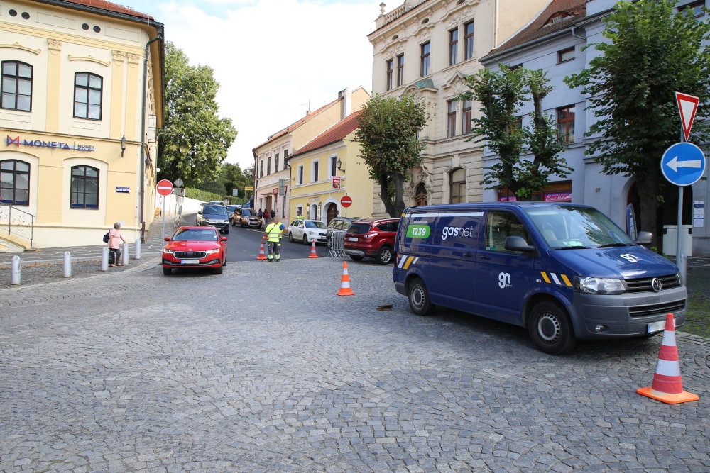  Havárie plynu omezuje vjezd na Karlovo náměstí