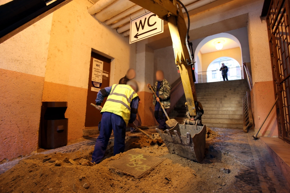  Uzavření průchodu z&nbsp;Riegrovy ulice