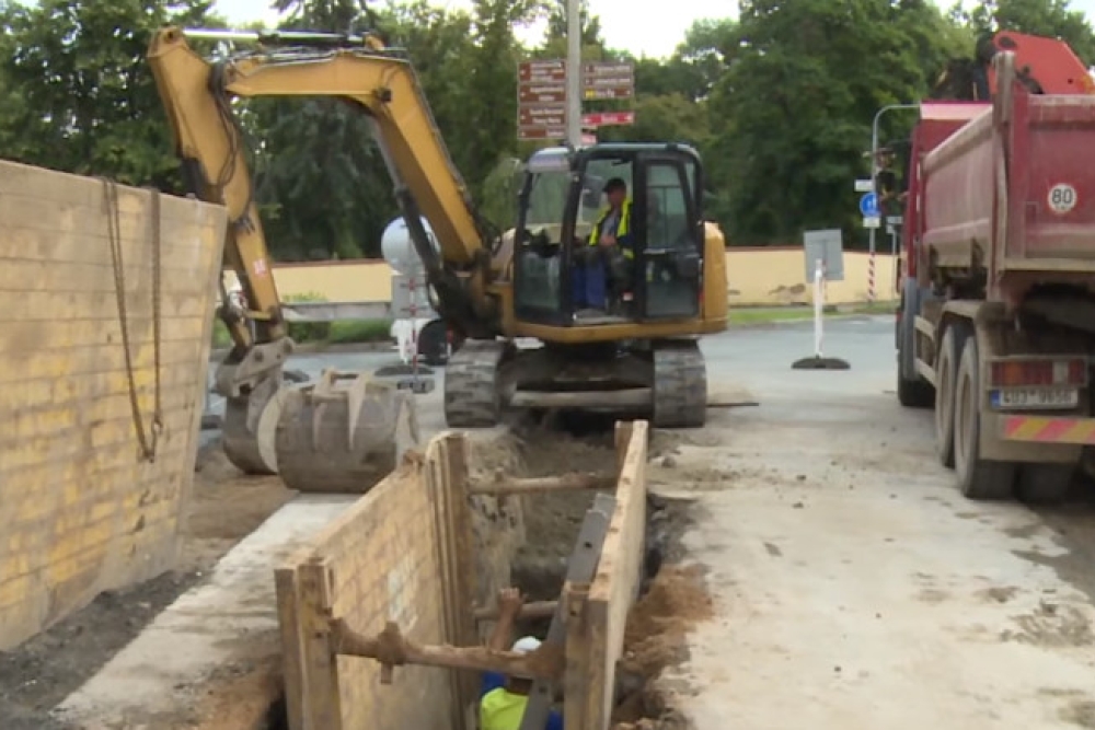  Rekonstrukce vodovodu a&nbsp;kanalizace v&nbsp;Riegrově ulici pokračuje